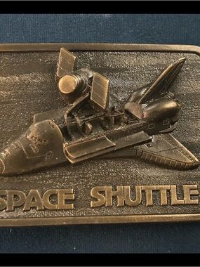 Vtg SPACE SHUTTLE Belt Buckle NASA 1980 Raised 3D The Buckle Collection